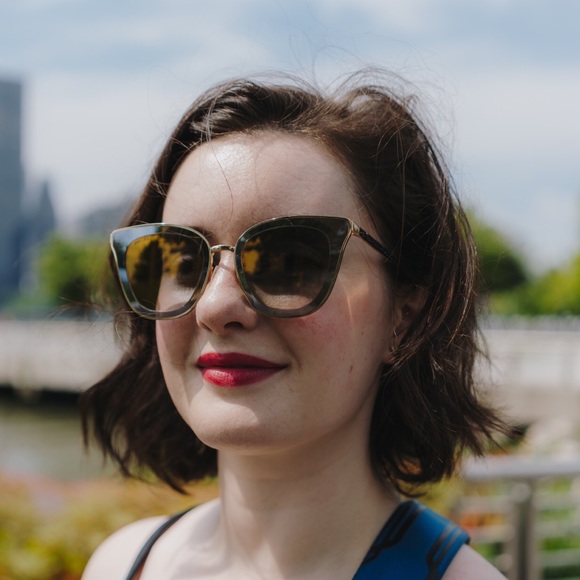 Meet your Posher, Maura - Picture 1 of 1